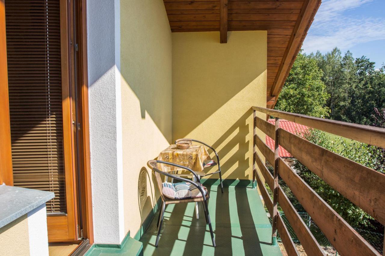 Apartmany Pod Lesem Rodvinov Ngoại thất bức ảnh