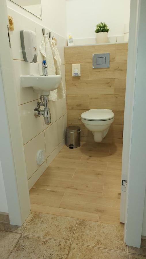 Apartmany Pod Lesem Rodvinov Ngoại thất bức ảnh